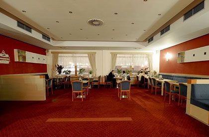 Hotel Slovan - Restaurace.jpg